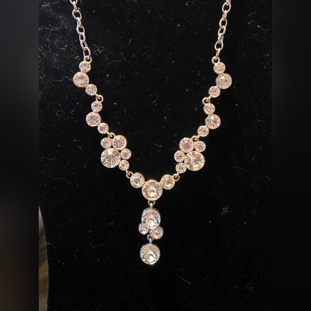 Exquisite Silver-tone Y Drop Rhinestone Necklace - Picture 5 of 7